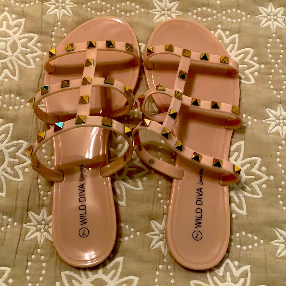 Sandals - Picture 1 of 3
